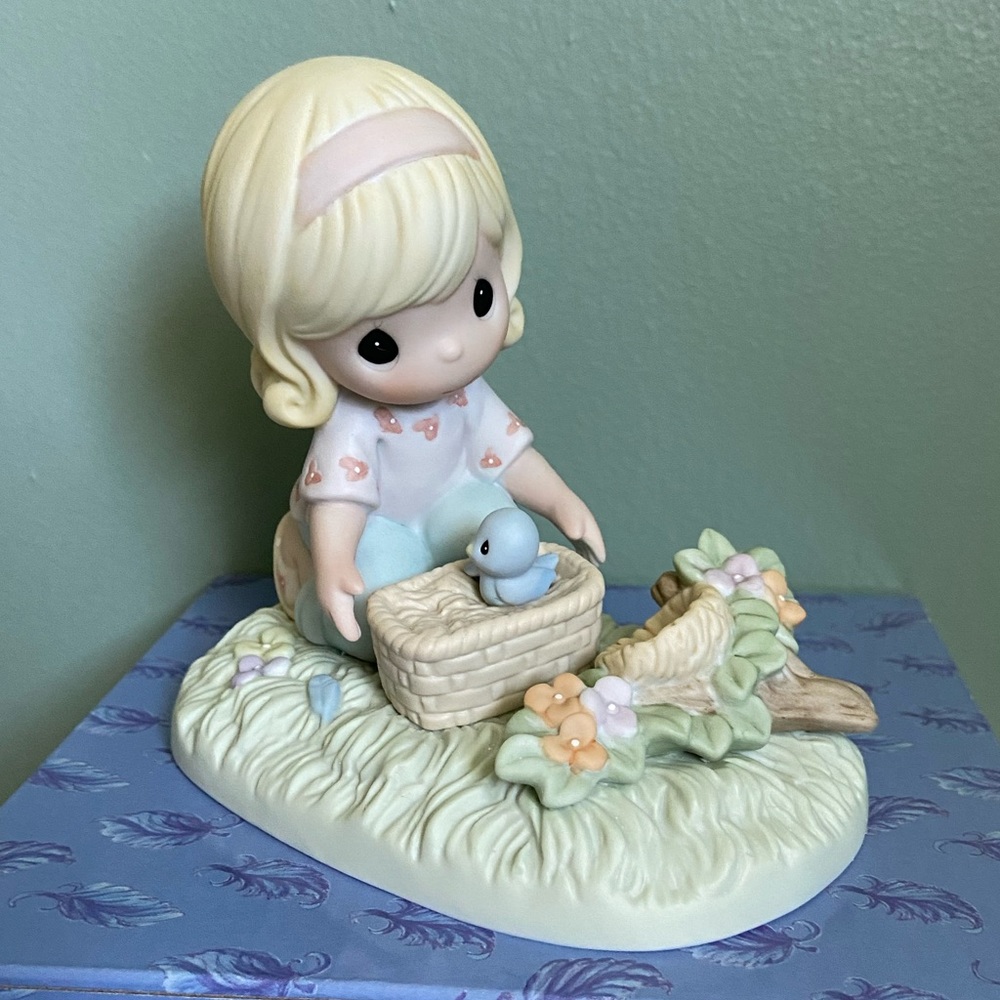 Precious Moments 2007 Membership Figurine